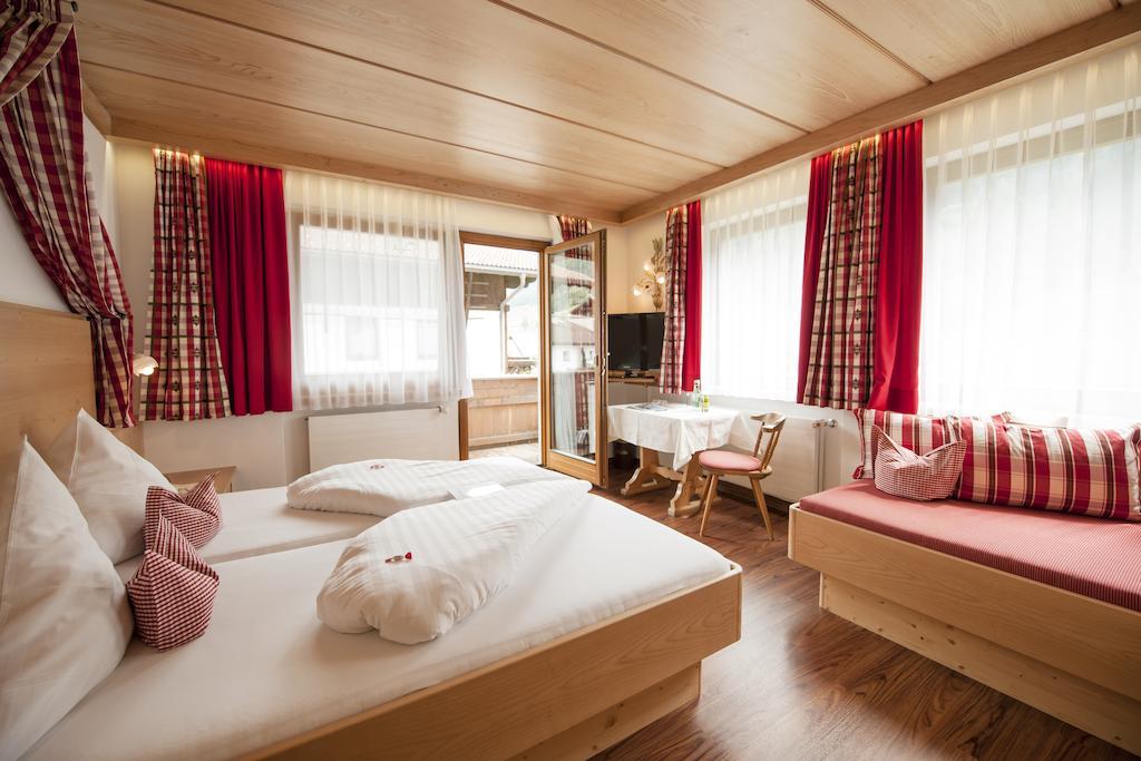 Hotel Angelika Neustift im Stubaital Quarto foto